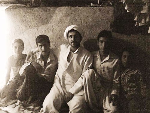 IMAGE(http://askdin.com/sites/default/files/gallery/images//378/1_Tabligh-roosta.jpg)