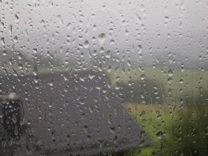 IMAGE(http://askdin.com/sites/default/files/gallery/images//514/medium/1_wblg_pic_RainWindow.jpg)