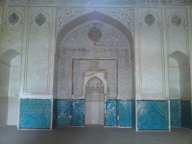 IMAGE(http://askdin.com/sites/default/files/gallery/images//9592/1_800px-Jameh_Mosque_of_Saveh-4.JPG)