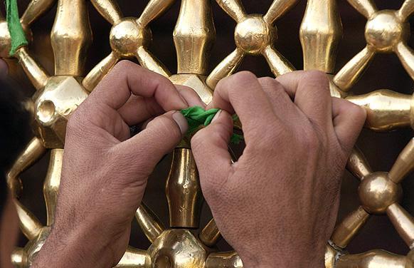 IMAGE(http://askdin.com/sites/default/files/gallery/images/27370/1_imam-Reza-2.jpg)